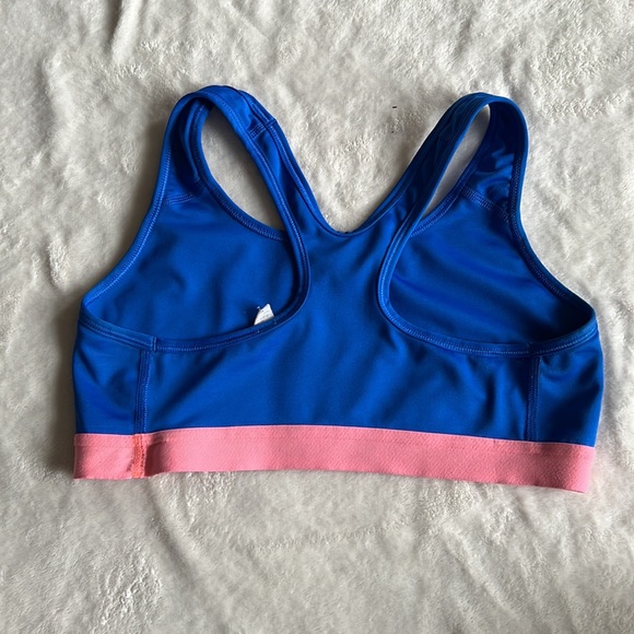Nike sports bra size M - Picture 2 of 3